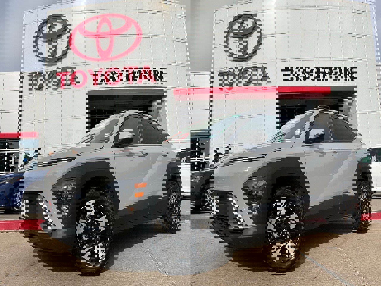 Used 2025 Hyundai Kona SEL image 2