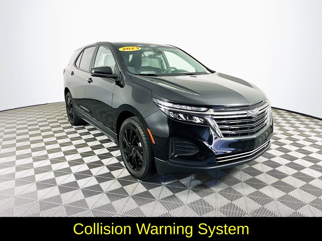 Used 2023 Chevrolet Equinox LS w/ LS Convenience Package image 3