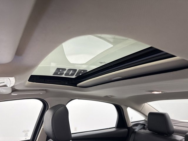 Used 2017 Ford Focus Titanium w/ Titanium Technology Package image 18