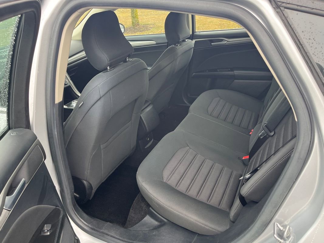 Used 2017 Ford Fusion SE image 21