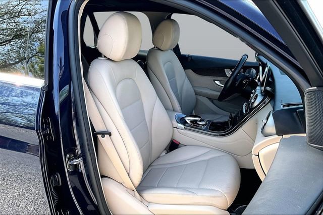 Used 2018 Mercedes-Benz GLC 300 4MATIC image 32