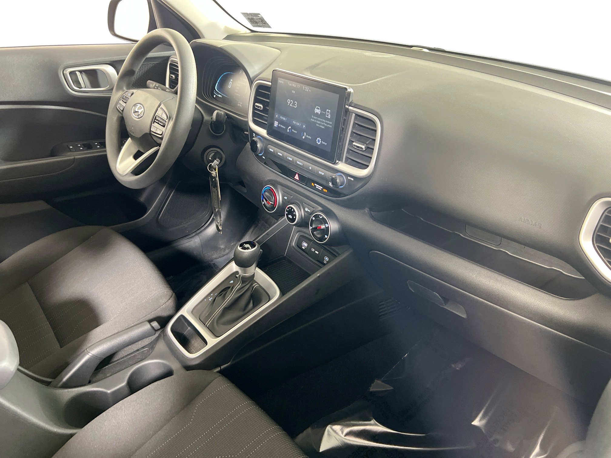 Used 2023 Hyundai Venue SE w/ Cargo Package image 26