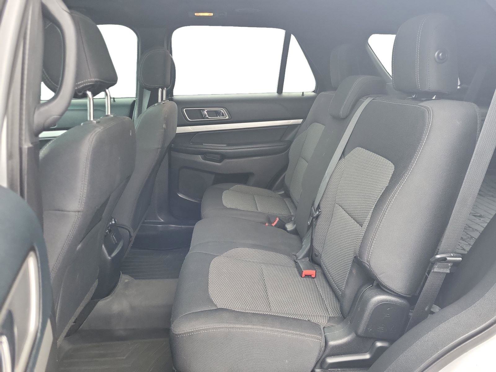 Used 2016 Ford Explorer XLT w/ Equipment Group 201A AWD/4WD image 21