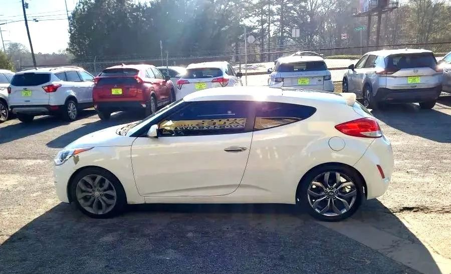 Used 2014 Hyundai Veloster RE:FLEX Edition image 8