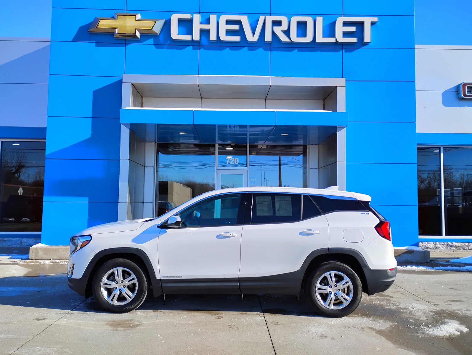 Used 2020 GMC Terrain SLE image 32