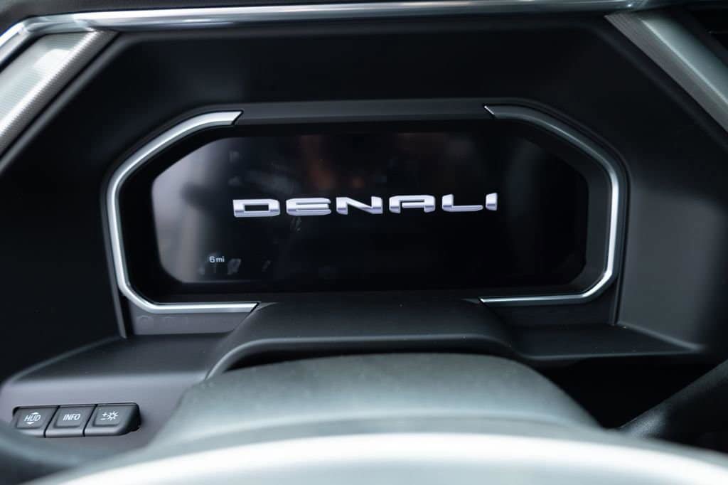 New 2026 GMC Sierra 2500 Denali w/ Technology Package AWD/4WD image 9