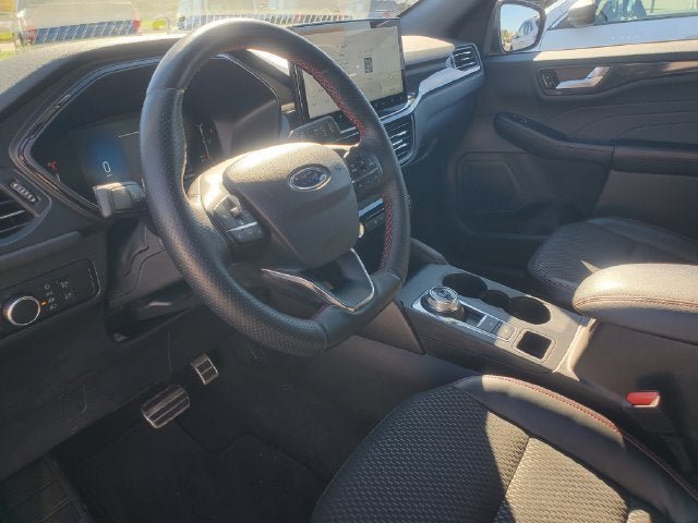 Used 2024 Ford Escape ST-Line w/ Tech Pack #1 AWD/4WD image 8