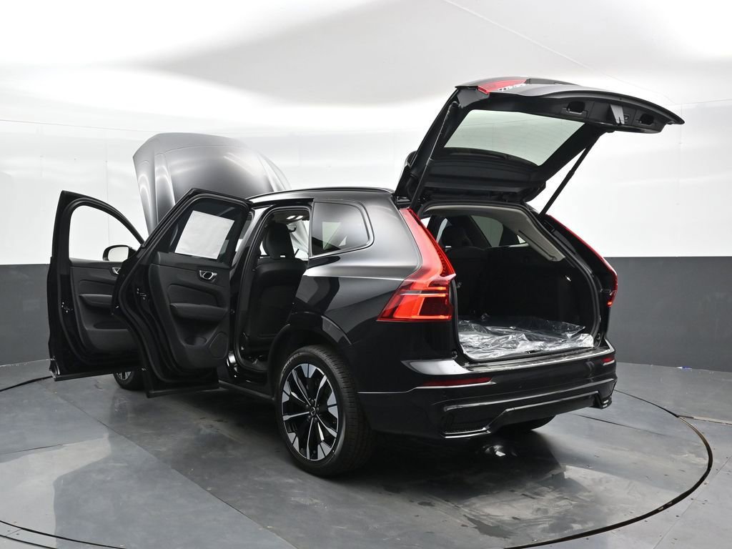 New 2026 Volvo XC60 B5 Plus w/ Protection Package Premier image 48