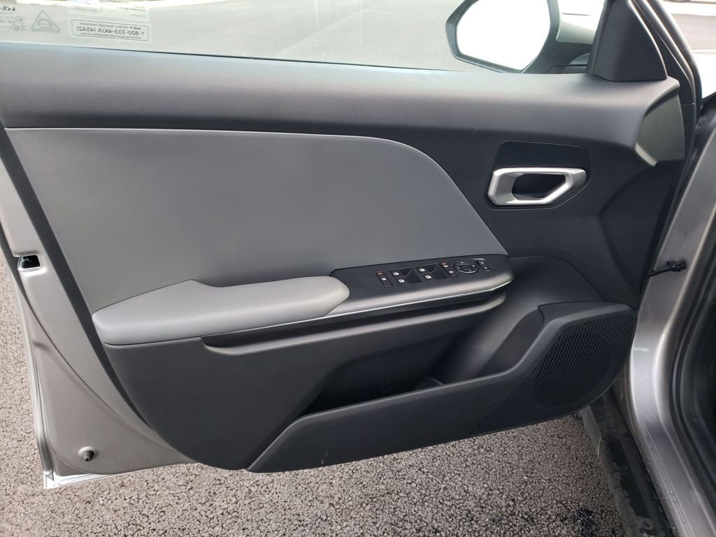 New 2025 Kia K4 LXS image 15