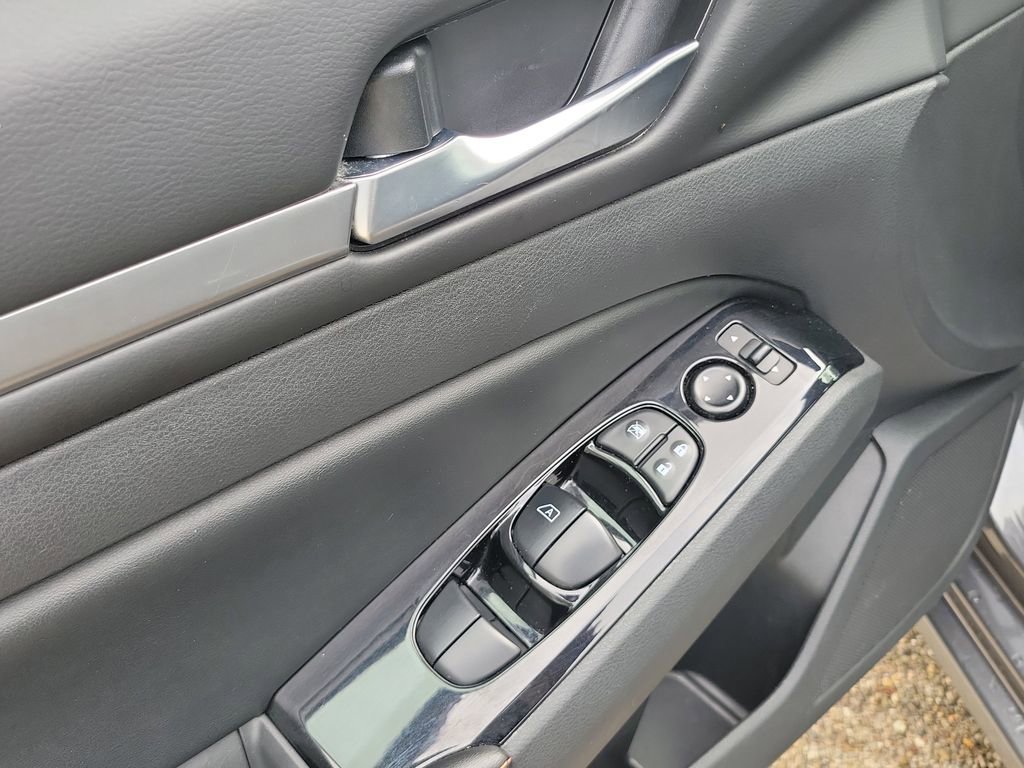 Used 2024 Nissan Altima 2.5 SR image 21
