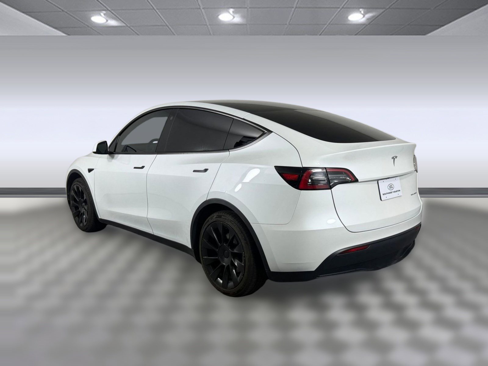 Used 2023 Tesla Model Y Long Range image 3