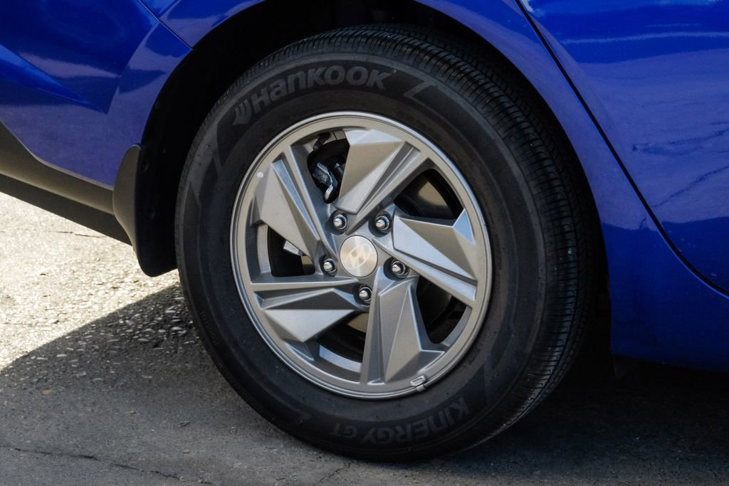 Used 2025 Hyundai Elantra SE image 55