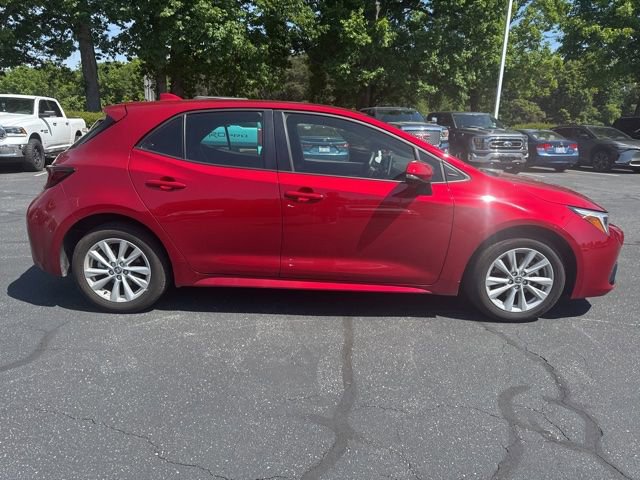 Used 2025 Toyota Corolla SE FWD image 2