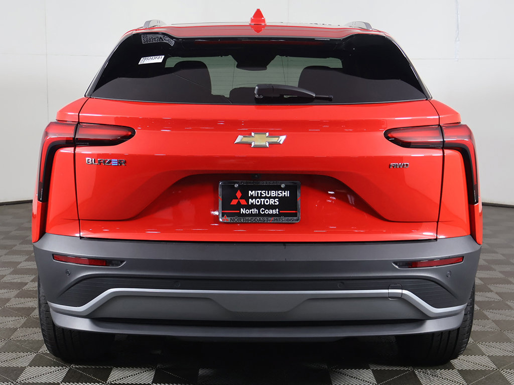 Used 2024 Chevrolet Blazer EV LT AWD/4WD image 15