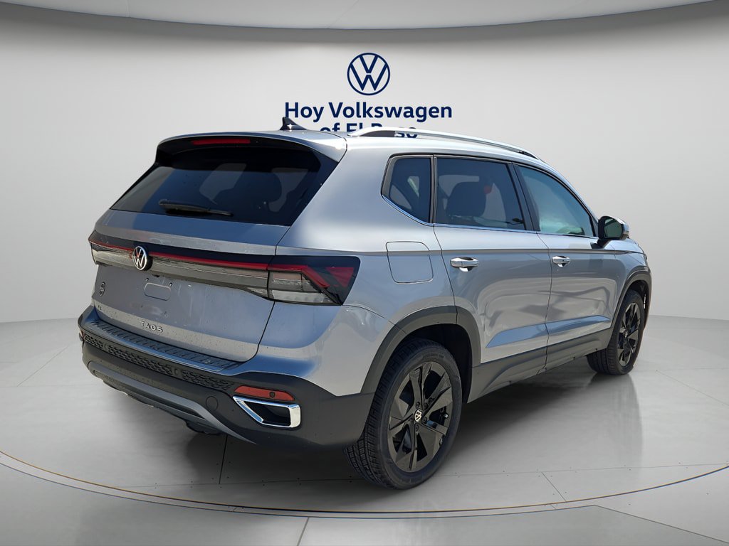 New 2026 Volkswagen Taos SE FWD image 3