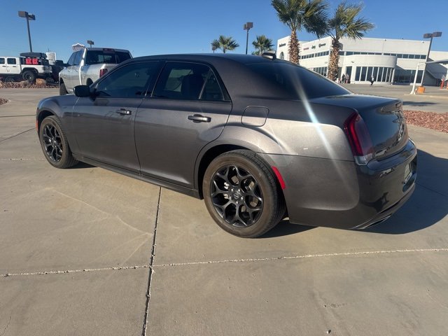 Certified 2022 Chrysler 300 Touring L w/ Comfort Group image 3