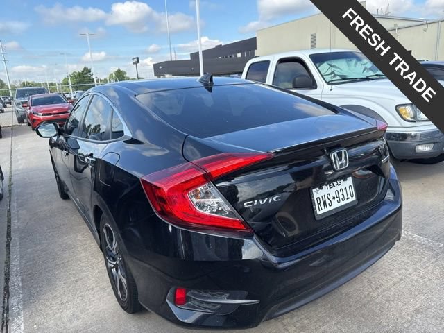 Used 2018 Honda Civic Touring image 4