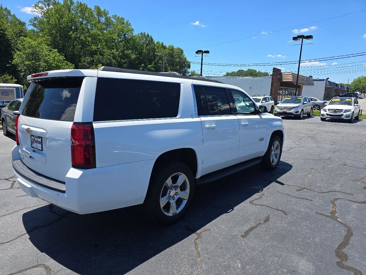 Used 2020 Chevrolet Suburban LT w/ Texas Edition Package AWD/4WD image 6