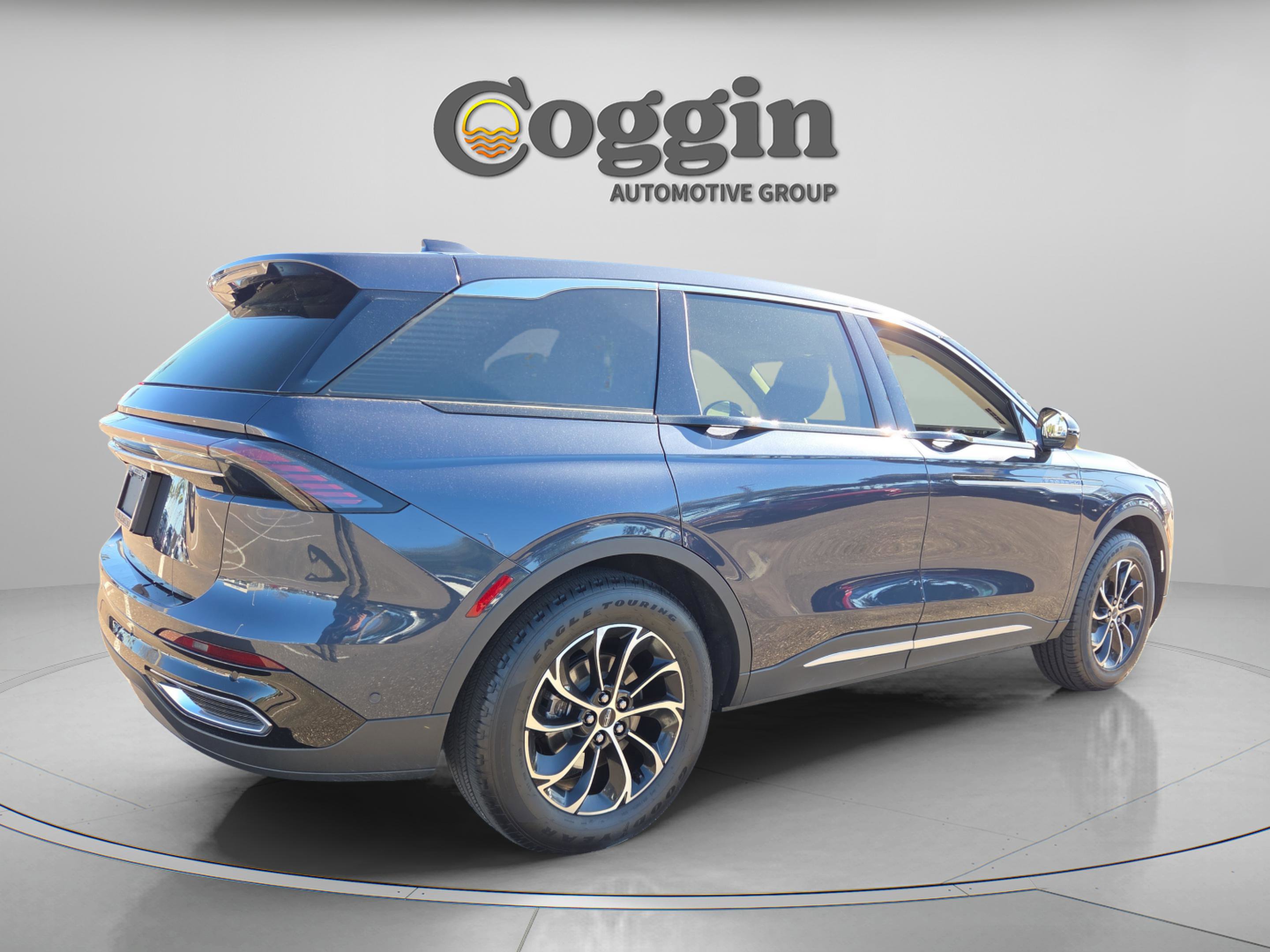 Used 2024 Lincoln Nautilus Premier w/ Equipment Group 102A image 5