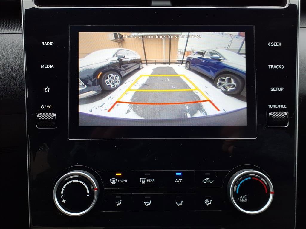 Used 2024 Hyundai Santa Cruz SE image 13