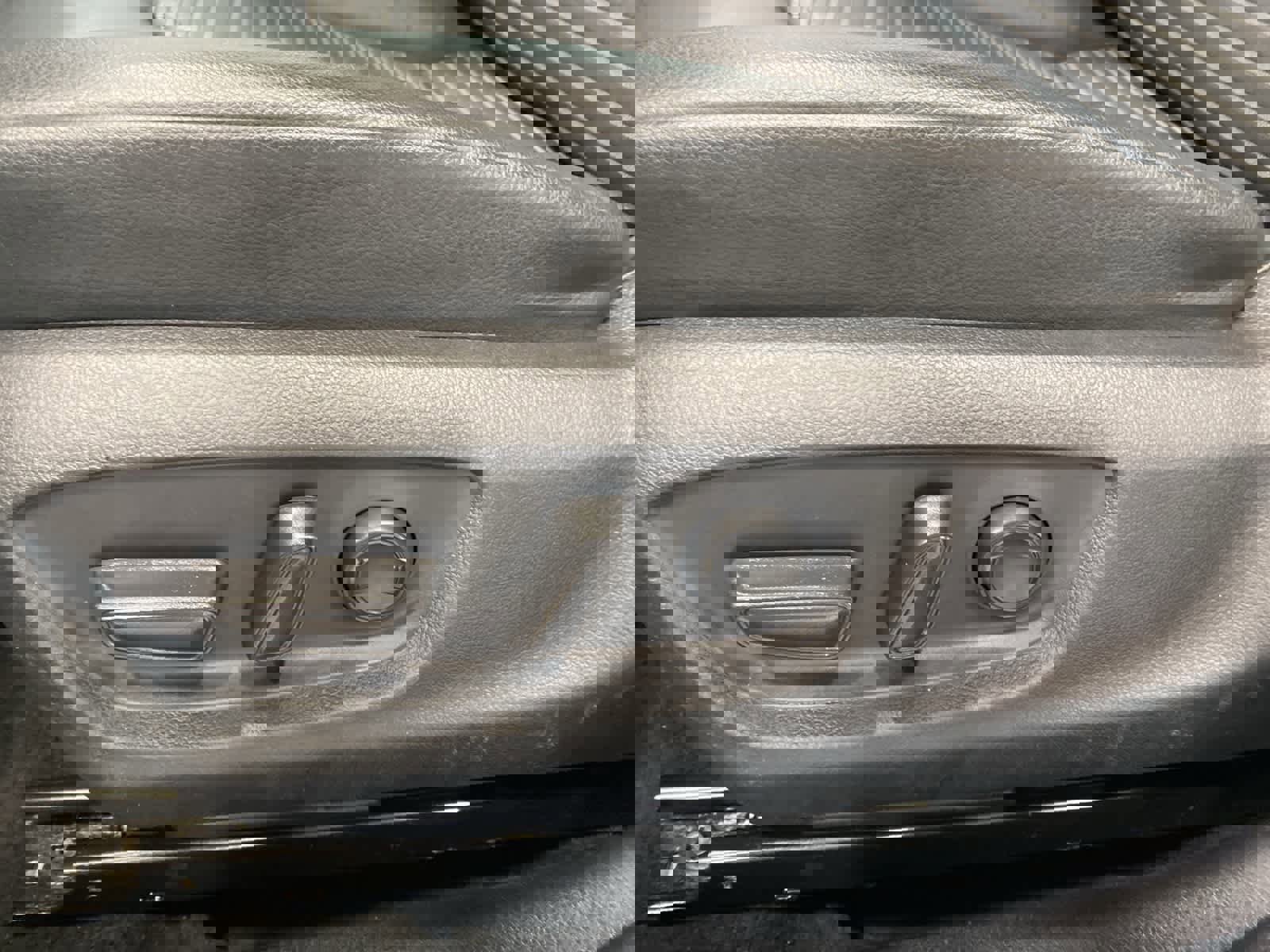 Used 2024 Toyota Camry SE image 16