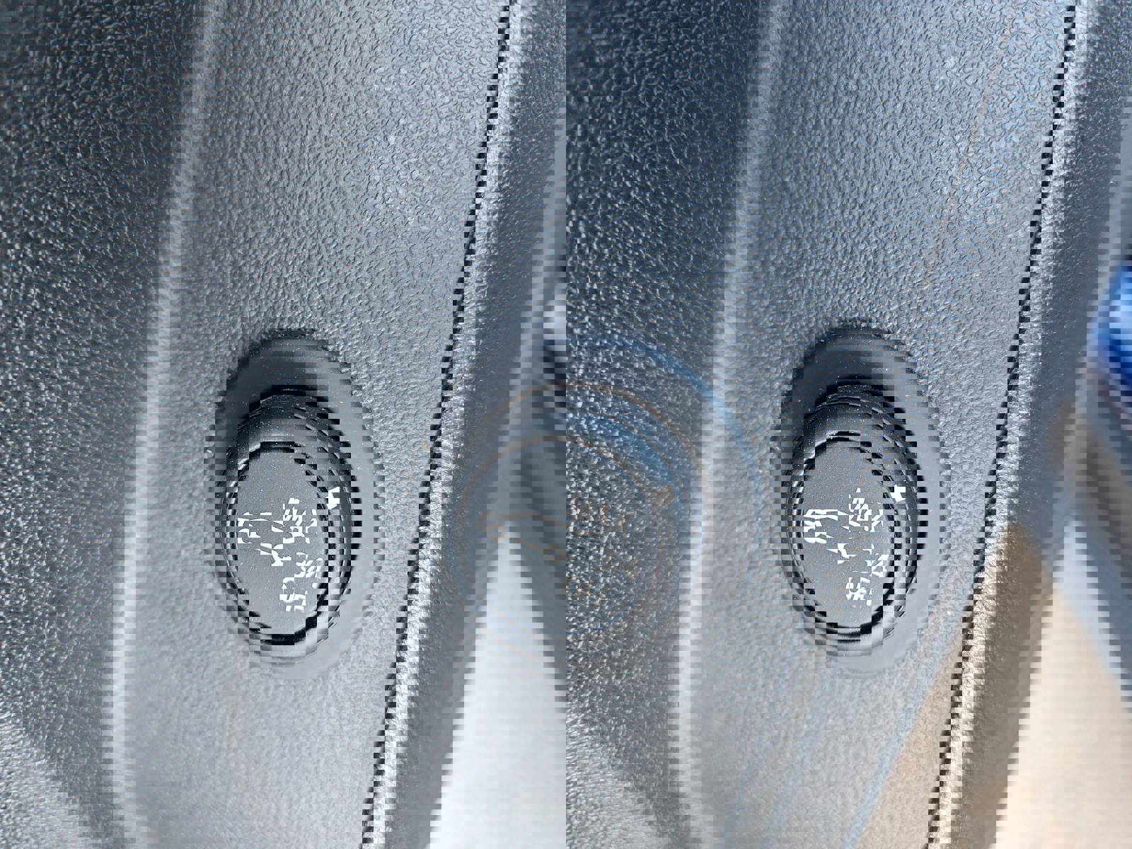 Used 2023 Chevrolet Equinox LT image 18