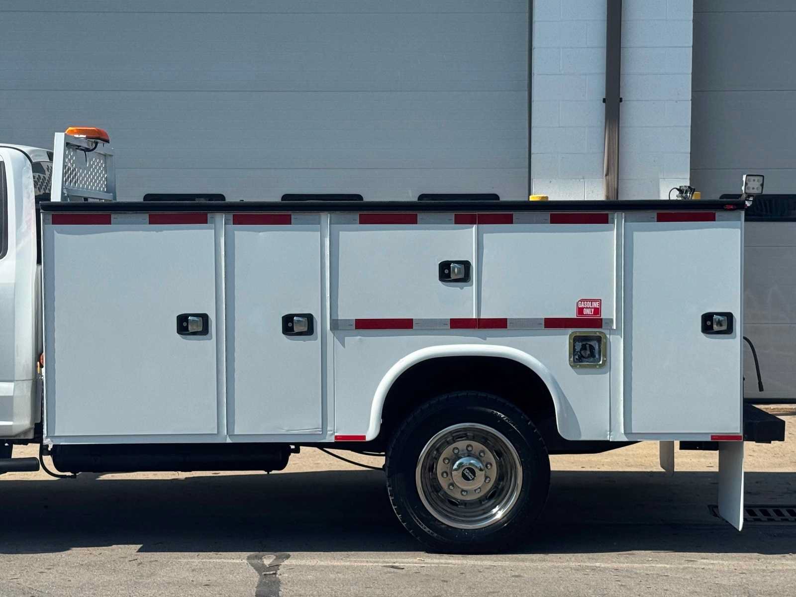 Used 2018 Ford F550 4x4 Regular Cab Super Duty image 7