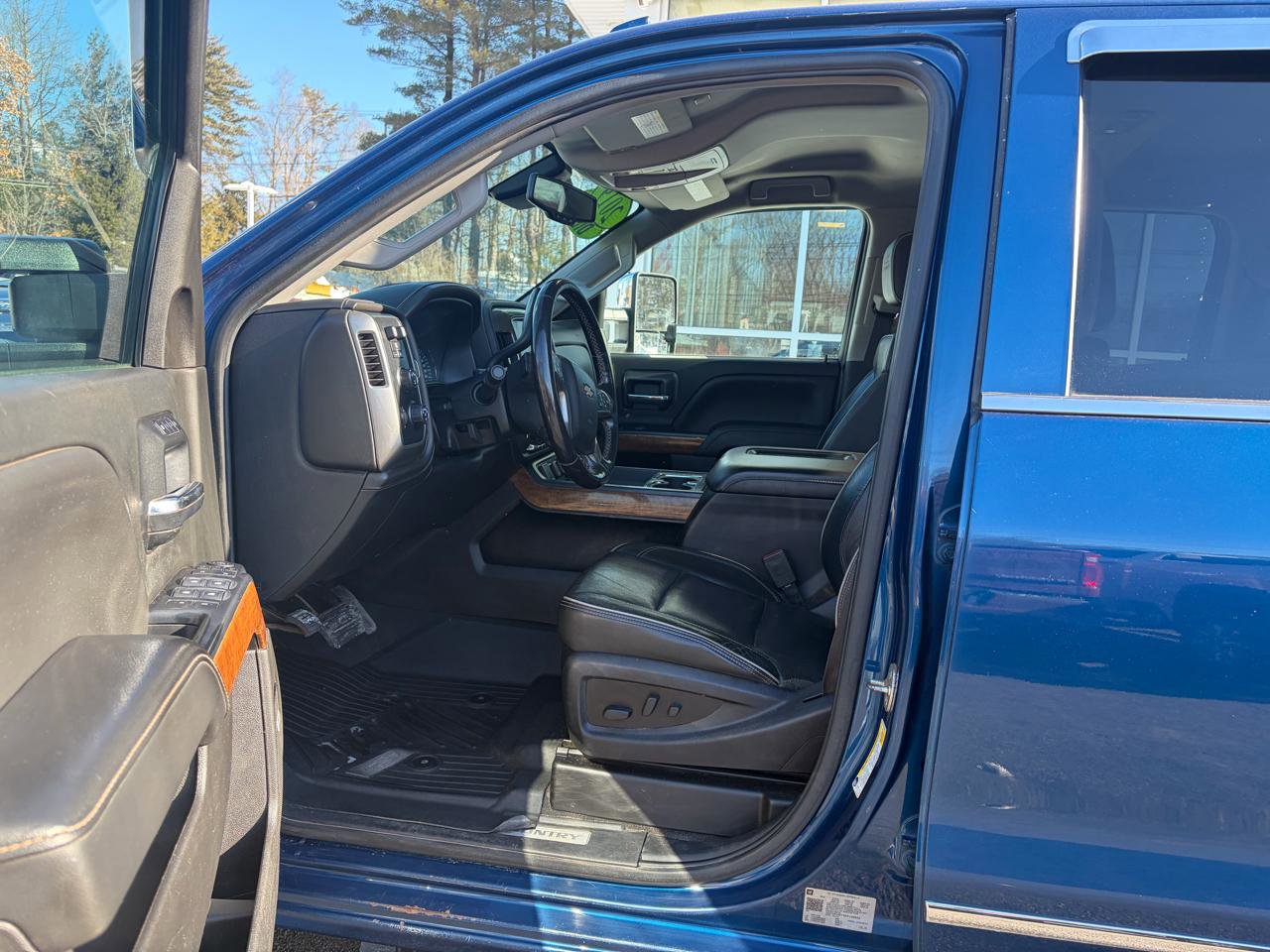 Used 2019 Chevrolet Silverado 2500 High Country w/ Duramax Plus Package AWD/4WD image 23