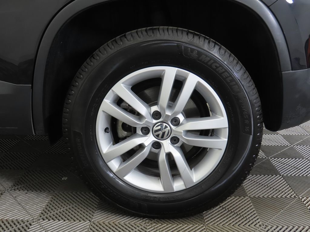 Used 2016 Volkswagen Tiguan S image 29