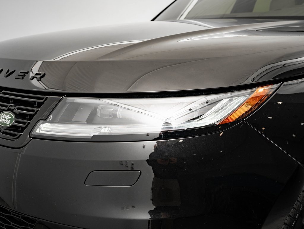 Used 2025 Land Rover Range Rover Sport Dynamic SE image 16