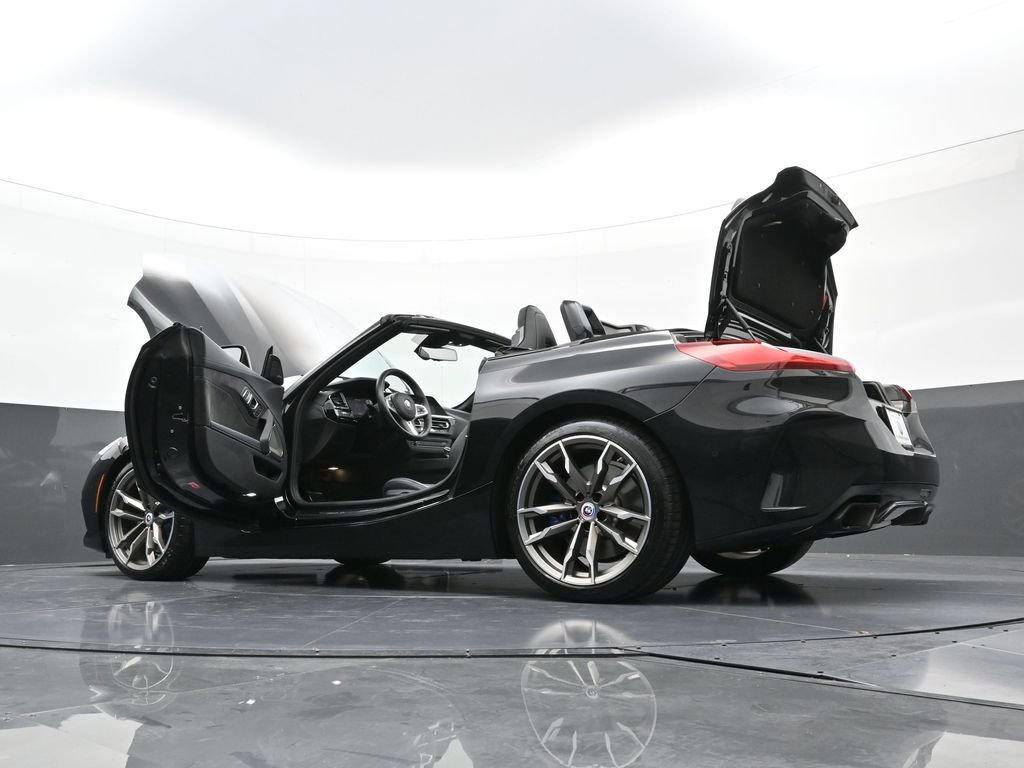 Used 2023 BMW Z4 M40i w/ Premium Package image 39