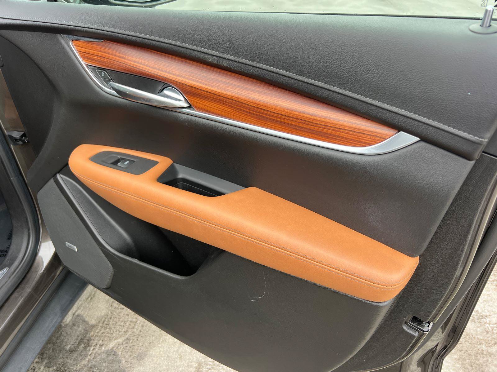Used 2020 Cadillac XT5 Premium Luxury FWD image 14