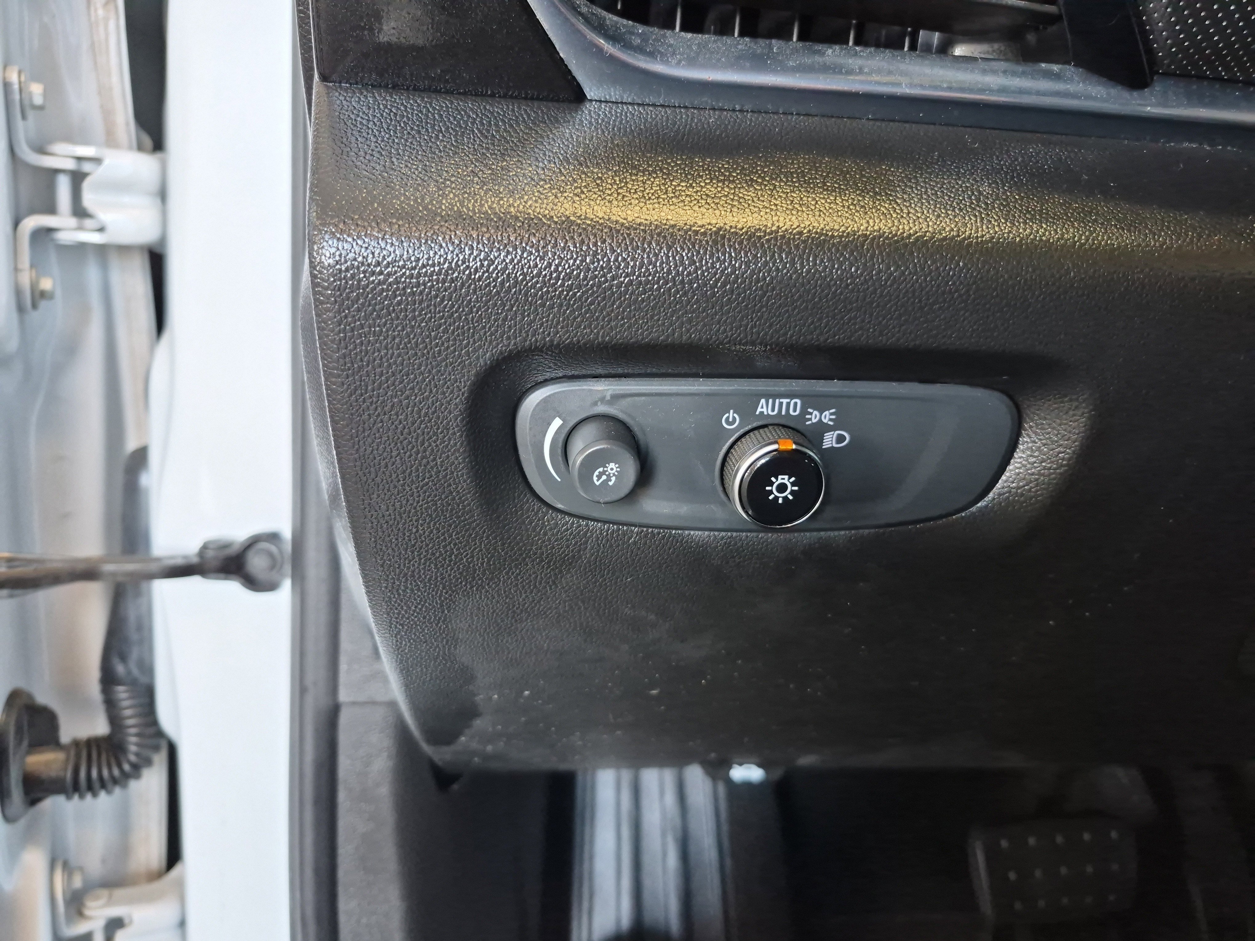 Used 2023 Chevrolet Traverse RS image 23