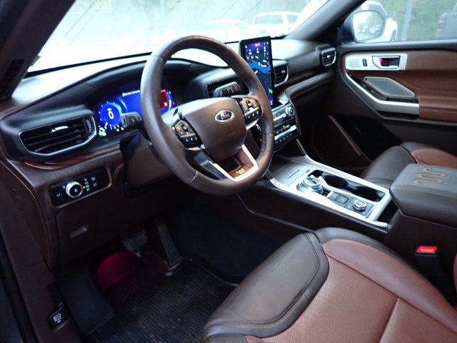 Used 2023 Ford Explorer King Ranch w/ Technology Package image 28