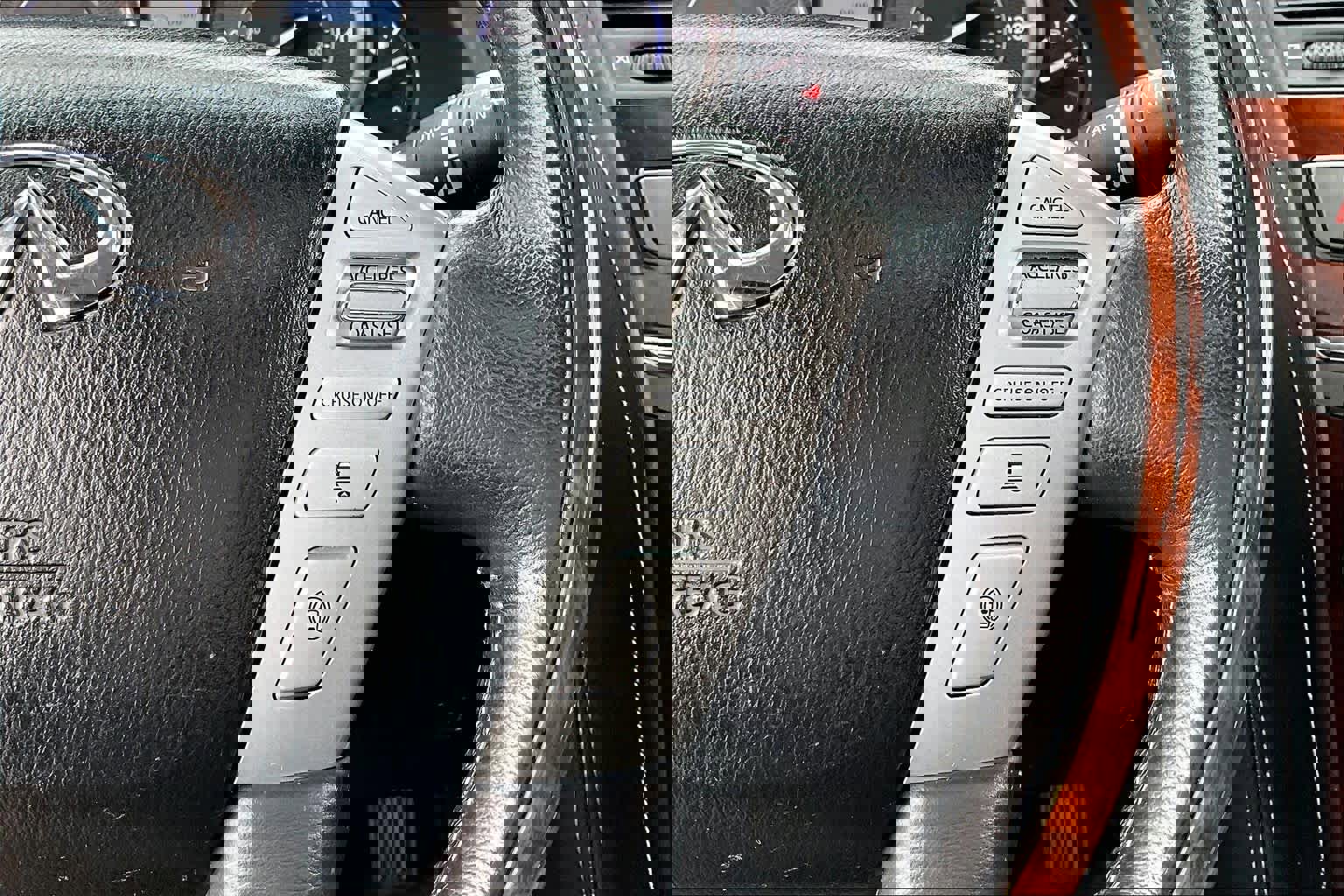 Used 2015 INFINITI QX80 w/ Deluxe Technology Package image 24