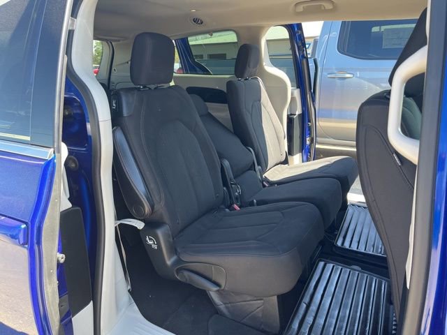 Used 2018 Chrysler Pacifica Touring Plus w/ Tire & Wheel Group image 19
