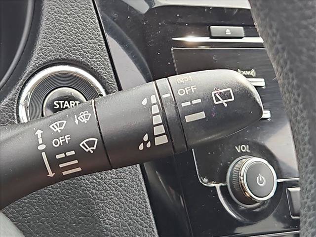 Used 2015 Nissan Rogue SV FWD image 26