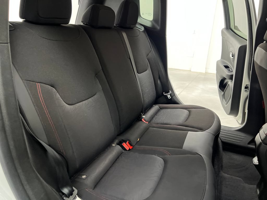 Used 2023 Jeep Renegade Trailhawk AWD/4WD image 21