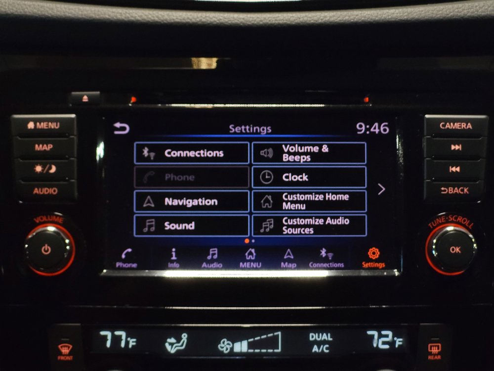Used 2018 Nissan Rogue SL FWD image 25
