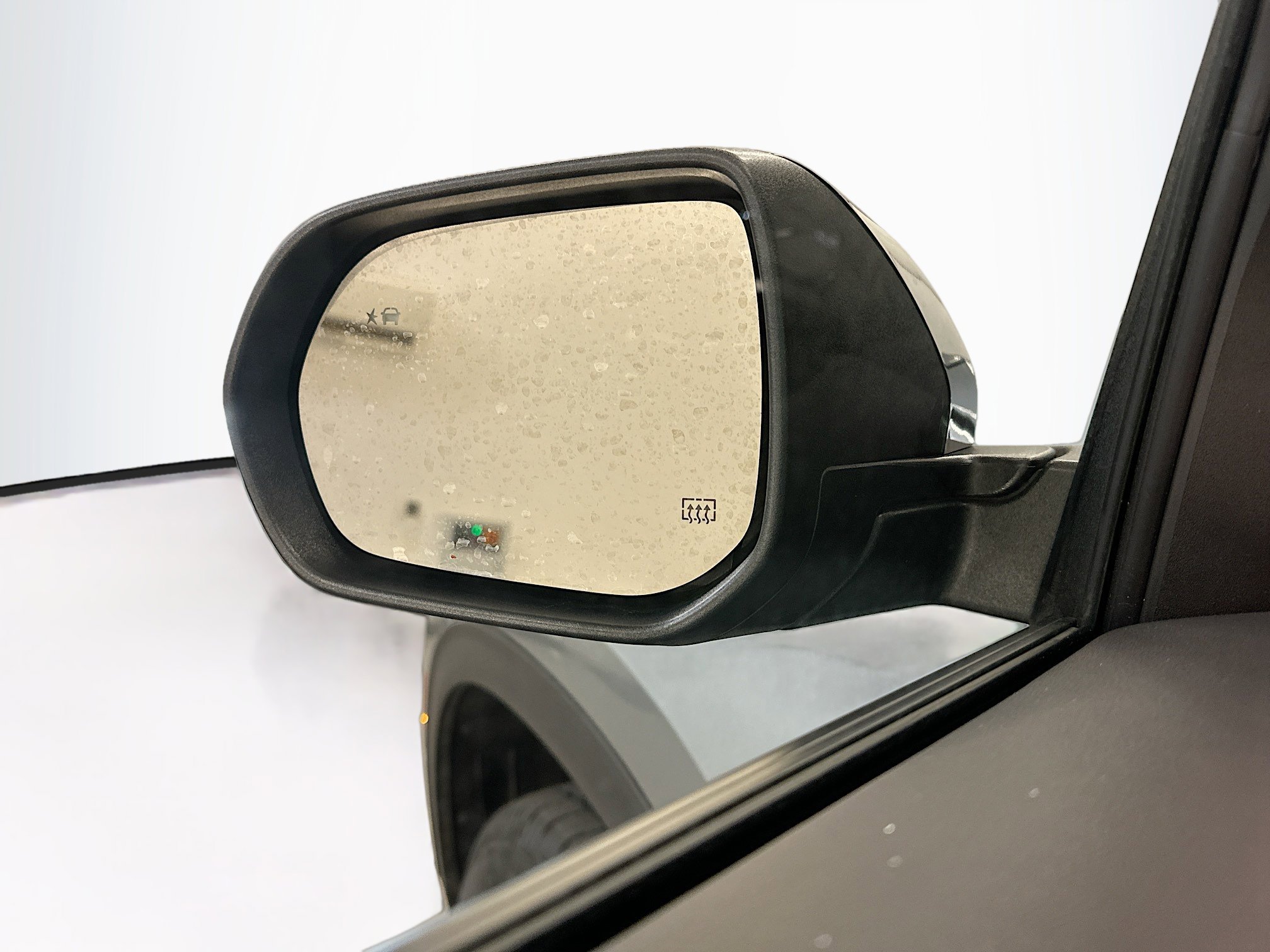 Used 2025 Chevrolet Traverse LT image 16