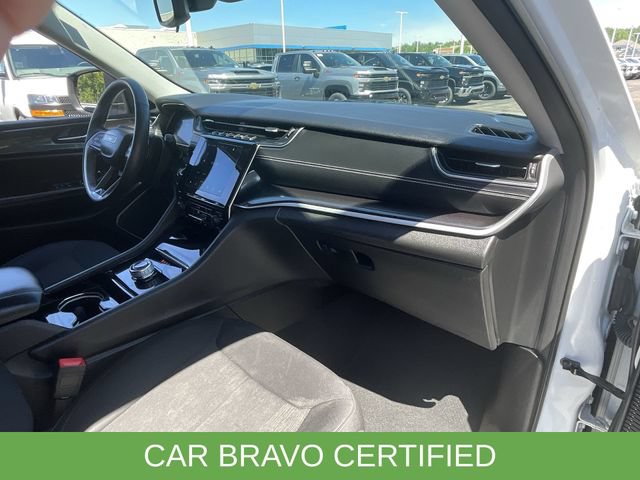 Used 2022 Jeep Grand Cherokee Laredo w/ Luxury Tech Group I AWD/4WD image 28
