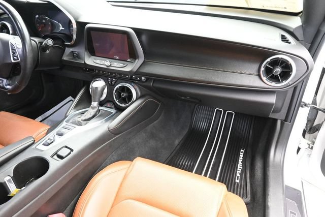 Used 2017 Chevrolet Camaro SS RWD image 31
