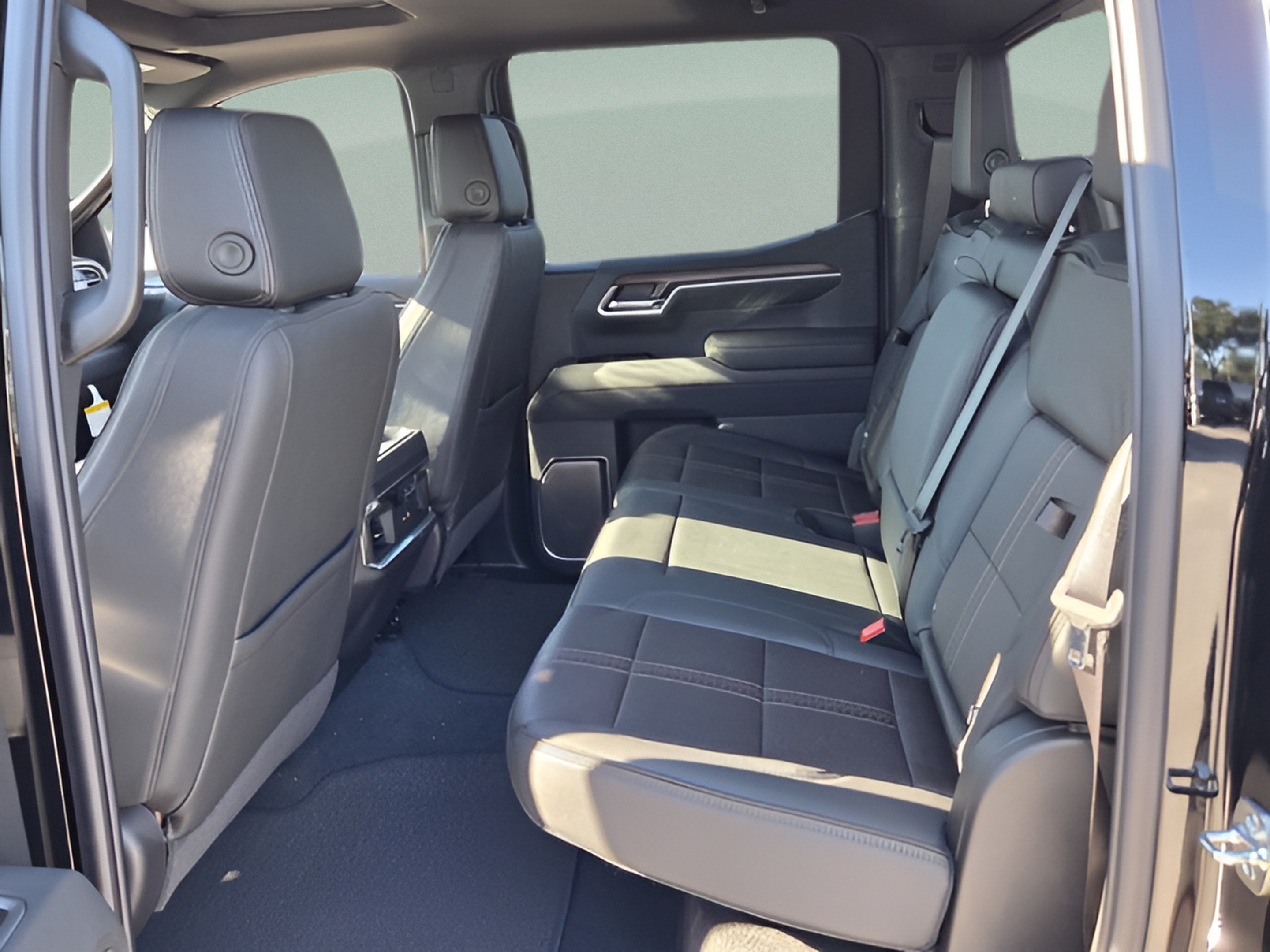 New 2026 Chevrolet Silverado 1500 High Country w/ Technology Package AWD/4WD image 10