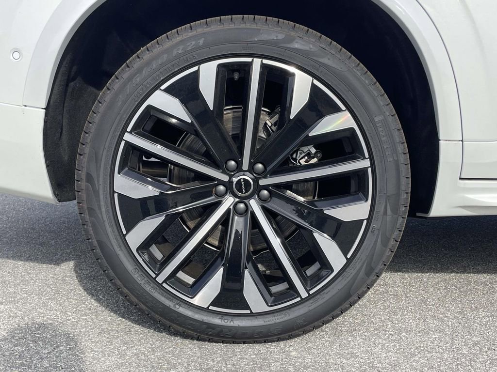 New 2026 Volvo XC90 B6 Ultra w/ Protection Package image 31