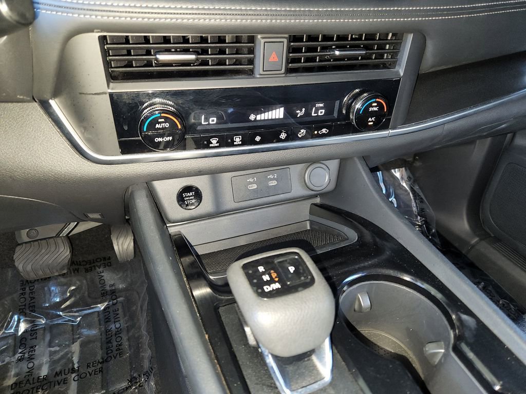 Used 2025 Nissan Rogue SV image 20