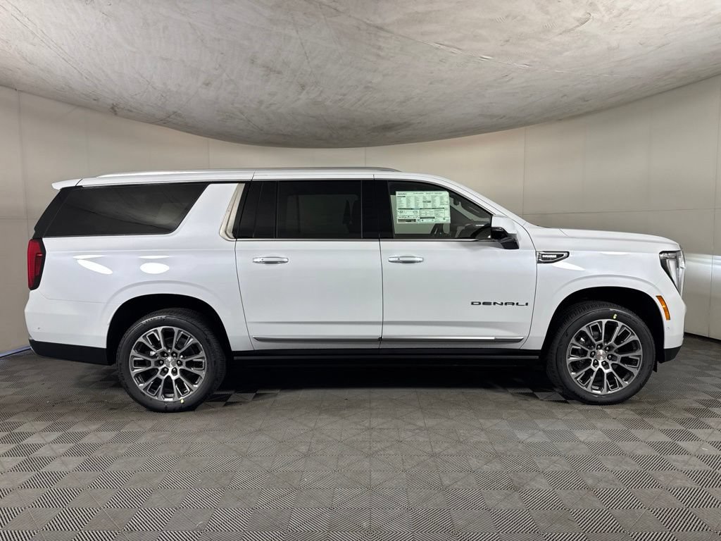 New 2026 GMC Yukon XL Denali w/ Denali Reserve Package AWD/4WD image 4