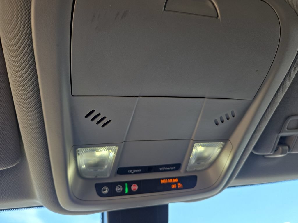 Used 2024 GMC Terrain SLE FWD image 32