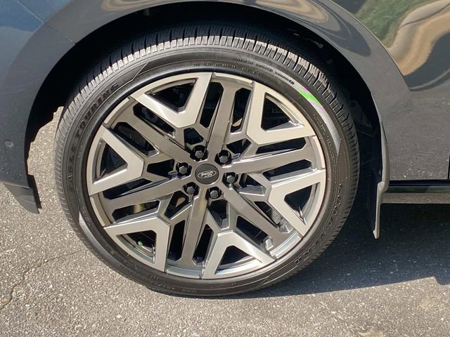 Used 2025 Ford Expedition Platinum w/ Platinum Ultimate Package image 6