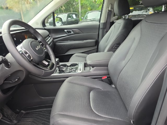 Certified 2025 Kia Carnival SX Prestige FWD image 15