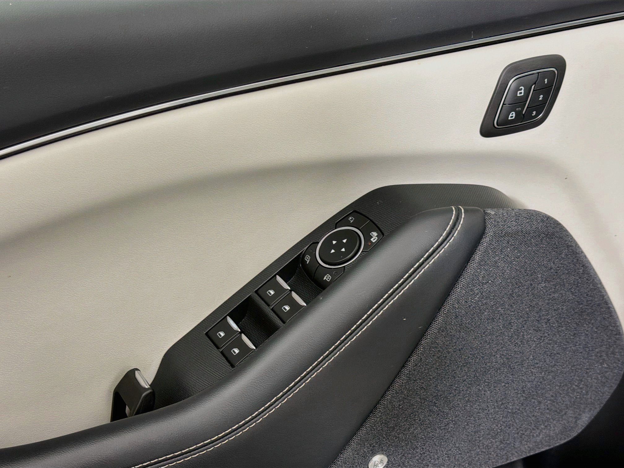 Used 2021 Ford Mustang Mach-E Premium RWD image 15